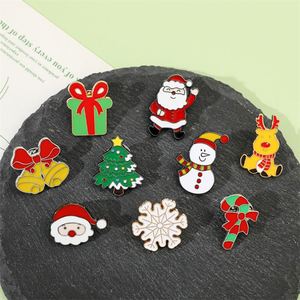 Nuevo Pin de Solapa de Metal Esmaltado Personalizado 2023, con Diseños de Árbol Teñido, Ciervo, Santa, Bufanda, Muñeco de Nieve y Feliz Navidad, en Versiones Suave y Dura - Product Image 1