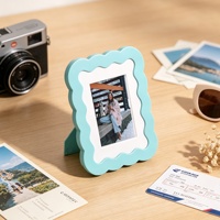 Bingkai Foto Mini ABS 3D Kreatif Bentuk Alien Bergelombang 3 Inci Warna Macaron untuk Pajangan Kamar Tidur