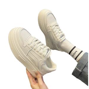 Nuevas zapatillas coreanas Ulzzang Campus para mujer, zapatos blancos que combinan con todo con plantilla de PVC antideslizante, interior que mejora la altura - Product Image 5