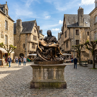 Madonna et enfant en bronze inspirés de Michel-Ange - Sculpture religieuse entièrement personnalisée avec livraison et installation par des experts
