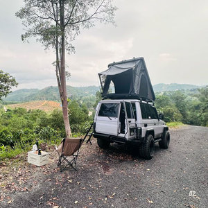 Boîte <span class=keywords><strong>de</strong></span> tente <span class=keywords><strong>de</strong></span> <span class=keywords><strong>toit</strong></span> pliante <span class=keywords><strong>de</strong></span> Type Z avec échelle Camping Rtt 4X4 Slimline aluminium coque dure Triangle tente <span class=keywords><strong>de</strong></span> <span class=keywords><strong>toit</strong></span> <span class=keywords><strong>de</strong></span> voiture - Product Image 1