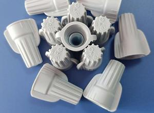 Conector de Cable Eléctrico de Plástico con Doble Ala y Rosca, Color Gris <span class=keywords><strong>HP15</strong></span>, Apto para Cables de 18-8 AWG - Product Image 3