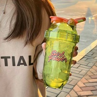 Bouteille d'eau de sport 18 oz - Bouteille shaker pour protéines et gobelet à smoothie