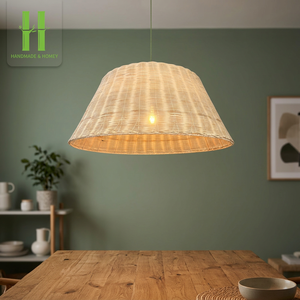 Lámpara de Techo Colgante Moderna de Bambú Ecológico de Alta Calidad con Elegante Patrón de Mimbre Tejido, Fabricada en Vietnam - Product Image 1