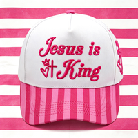 Cappello da Baseball Strutturato a 6 Pannelli con Ricamo 3D Personalizzato 'Jesus Is King', Visiera a Righe Rosa, Cappello Snapback Religioso a 5 Pannelli