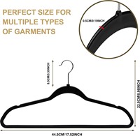 Marken-Kleiderbügel 45 cm Breit Luxuriöse Schlanke Schwarze Kunststoff Platzsparende Bügel mit Hochbelastbarer Unterstützung für Bekleidungsgeschäfte