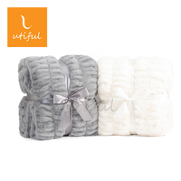 Couverture de luxe en spandex gris ruché, fausse fourrure unie teinte avec velours sur le revers