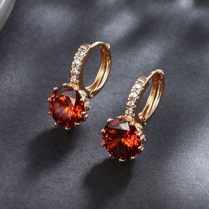 ต่างหูแบบห่วงหกกรงเล็บชุบทอง 14K ทำจากสแตนเลสสตีล ดีไซน์พู่ห้อยทันสมัย สั่งทำได้ตามต้องการ หรูหราเบาๆ เหมาะสำหรับงานปาร์ตี้ คุณภาพสูง - Product Image 4