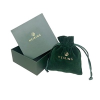 Boîte à bijoux en velours vert foncé avec emballage cadeau miniature en feuille d'or, design gaufré pour collier et montre, pochette incluse