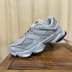 Chaussures de sport de luxe personnalisées pour hommes, style rétro, antidérapantes, pour la course et la marche, décontractées et tendance - Product Image 1