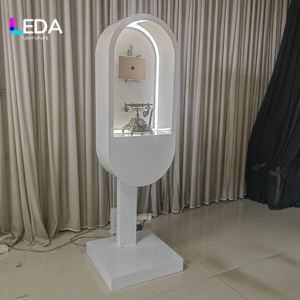 Cabina Telefónica Moderna Blanca de Metal LEDA, Soporte para Libro de Visitas de Audio y Video para Dejar Mensajes, Decoración para Eventos y Recepciones de Bodas - Product Image 2