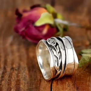 Anello alla Moda con Fiore a Rosa a Fascia Larga, Design Stratificato, Elegante Anello Geometrico da Donna per Uso Quotidiano - Product Image 2