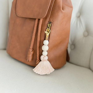Porte-clés 2026 Bohème en perles de bois et pompon, en macramé de coton tressé, fait main, breloque pour sac - Product Image 3