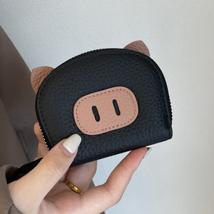 กระเป๋าสตางค์พกพาขนาดกะทัดรัดพร้อมดีไซน์จมูกหมู ช่องใส่บัตร 11 ช่อง ช่องใส่เหรียญแบบมีซิป และภายในป้องกันรอยขีดข่วน - Product Image 4