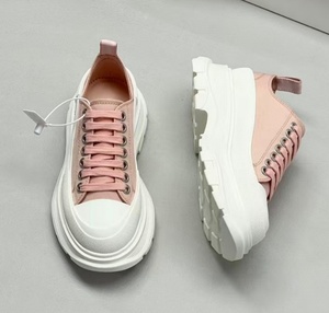 Chaussures en toile rose à plateforme Mc pour jeunes femmes, avec semelle épaisse, talon compensé élégant, polyvalentes pour les occasions décontractées et le bureau - Product Image 1