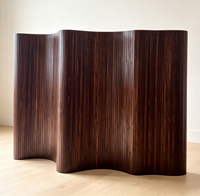 Paravent pliable en bambou de style moderne, surface en bois, design naturel, séparateur de pièce multifonctionnel