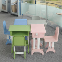 Mobilier scolaire pour enfants personnalisable Bureau et chaise Tables et chaises réglables pour étudiants