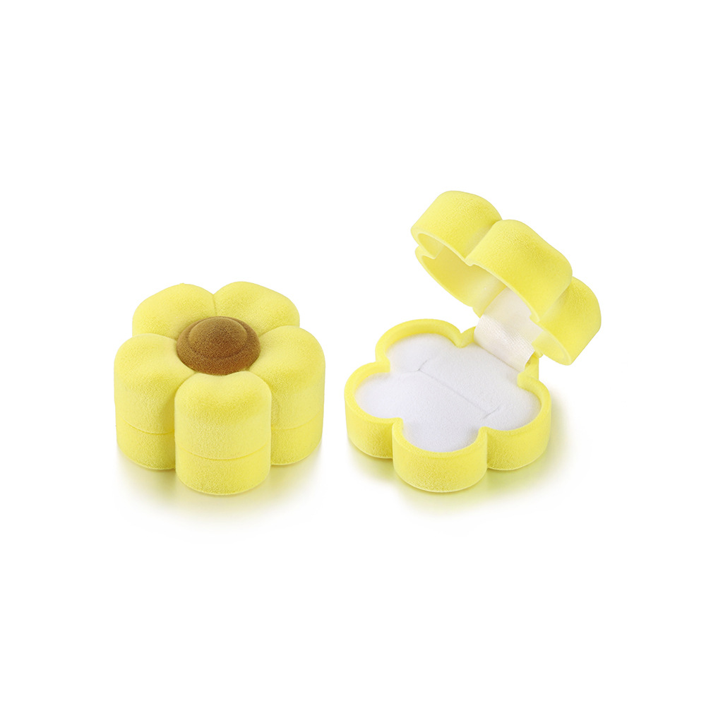Plum blossom yellow 62*62*36mm