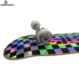 Planche à roulettes Offre Spéciale laser JIESEN planche à roulettes professionnelle personnalisée planche à roulettes à prix bon marché fabrication de planche à roulettes feuille de bois d'érable 7 couches - Product Image 2