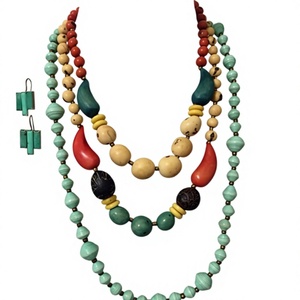 Collier bohème en résine de jade avec chaîne plaquée or et accents en pierre naturelle, bijoux de mode unisexe, cadeau de fête pour femme - Product Image 3
