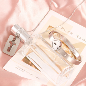 Delicado Juego de Joyas para Pareja con Candado de Corazón de Acero Inoxidable Chapado en Oro y Circonita para el Día de San Valentín - Product Image 4