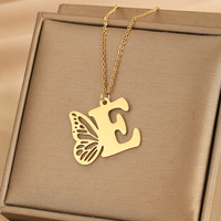Collar Dropshipping con Colgante de Mariposa Hueca Personalizado con Nombre e Inicial en Chapa de Oro de 18K para Mujer