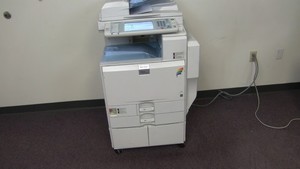 Fotocopiatrice Multifunzione <span class=keywords><strong>Laser</strong></span> a Colori Ricoh MP C3501 Ricondizionata, <span class=keywords><strong>Stampante</strong></span> e <span class=keywords><strong>Scanner</strong></span> A3 Tutto in Uno per Uso Aziendale - Product Image 3
