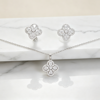 Ensemble de bijoux fantaisie en gros, parure trèfle en argent avec zircon cubique taille poire, boucles d'oreilles et collier, produit tendance 2026 pour femme