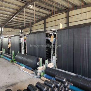 Le tapis de sol en tissu anti-mauvaises herbes pour l'agriculture en PP/PE inhibe les mauvaises herbes et hydrate le sol utilisé pour recouvrir le sol - Product Image 5