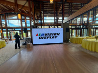 Stock de EE. UU. |   Pantalla LED para Interiores Serie K P2.6 - Módulo de Mantenimiento Trasero, Panel de Visualización Empalmable para Grandes Eventos