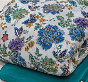 Tela Crepé Premium con Estampado Posicionado y Bordado, Material Natural para Prendas de Moda y Confección de Diseñadores, Venta al por Mayor - Product Image 4