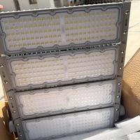 Projecteur LED haute performance PANAILO SD2, bonne dissipation thermique, économique, pour travaux extérieurs, stades