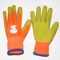 Gants de sécurité pour jeunes SUNCEND personnalisables en gros, haute qualité, 13 jauges, en polyester, avec paume enduite de mousse de latex verte et doublure orange