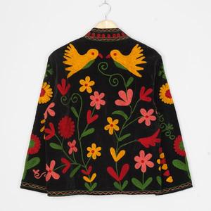Chaqueta de Terciopelo Suzani para Mujer, Bordado Floral Hecho a Mano, Estilo Vintage Boho Étnico, Abrigo de Diseñador, Venta al Por Mayor Global OEM ODM - Product Image 5