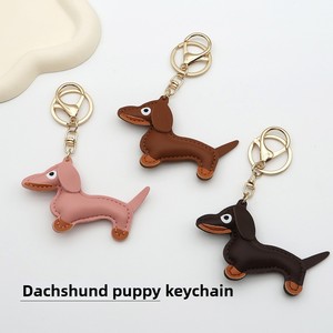 Llavero colgante de moda para mujer de oficina, con diseño de <span class=keywords><strong>mini</strong></span> Dachshund, bonito cachorro de piel sintética, cadena de hierro para coche, para bolsos de niñas, en stock - Product Image 1