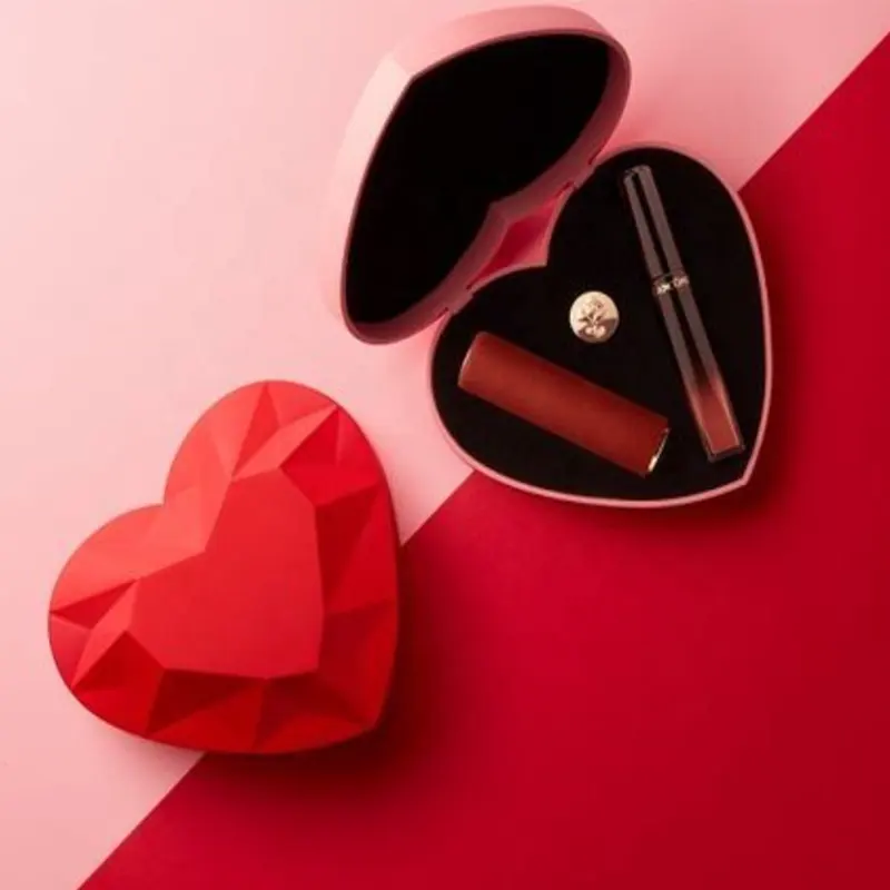 Hete Verkoop Hartvormige Lippenstift Cosmetische Verpakkingsdoos Met Strik Huidverzorgingsset Dubbele Deur Geschenkdoos Met Venster