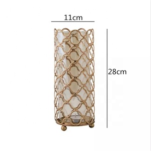 Vase de table moderne en laiton avec insert en verre, hauteur 28 cm, vase décoratif artisanal pour fleurs - Product Image 1