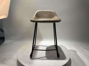 Modern Design Brown PU <b>Leather</b> <b>Bar</b> <b>Stool</b> Counter <b>Stool</b> Home <b>bar</b> Leisure Chair with Black Metal Leg - Product Image 6