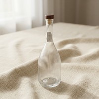 Bouteille de whisky en verre personnalisée en gros, forme sur mesure, 750 ml, 500 ml avec bouchon en verre, articles de bar haut de gamme, approvisionnement en gros