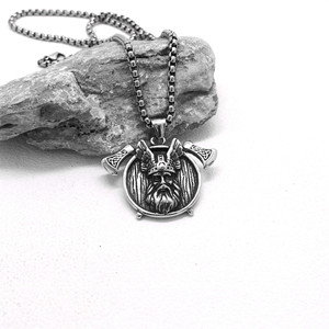 Collar con Colgante Vikingo Unisex de Acero Inoxidable y Diseño de Hachas de Guerra para Joyería de Moda - Product Image 5