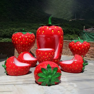 Estatua <span class=keywords><strong>de</strong></span> fruta al aire libre Silla <span class=keywords><strong>de</strong></span> fresa Fresas gigantes Taburete <span class=keywords><strong>de</strong></span> fresa <span class=keywords><strong>de</strong></span> fibra <span class=keywords><strong>de</strong></span> vidrio para decoración <span class=keywords><strong>de</strong></span> jardín - Product Image 1