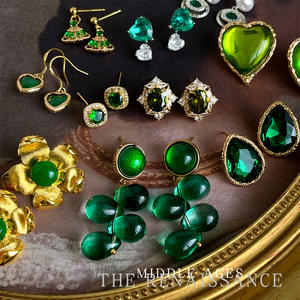 Pendientes de Alta Gama de Aleación de Cobre con Circonita y Flores Exageradas de Estilo Vintage de la Colección Esmeralda - Product Image 2