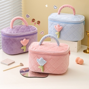 Bolsa de Almacenamiento Portátil de Gran Capacidad para Viajes, Linda Bolsa con Diseño de Tulipán 3D, Bolsa de Almacenamiento de Terciopelo Suave, Venta al Por Mayor - Product Image 2