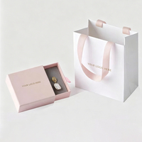 Boîte à bijoux personnalisée avec logo imprimé, emballage de luxe pour boucles d'oreilles, colliers et bijoux