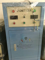 Machine de magnétisation et de démagnétisation industrielle bien conçue 2017 pour matériaux en vrac NdFeB avec courant maximal de 15 000 A et énergie de 2 400 J