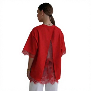T-shirt décontracté d'été pour femme en coton lavé, col rond, manches courtes, tricoté avec dentelle, fente au dos, couleur unie 140g - Product Image 3