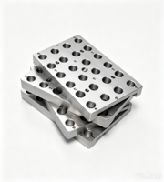 Plaque de base en aluminium usinée CNC à haute tolérance avec plusieurs trous fraisés, plaque d'outillage usinée sur mesure OEM