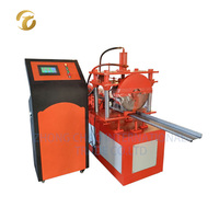 Machine de formage à froid pour la fabrication de tôles de portes à enroulement