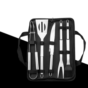 Ensemble d'accessoires de barbecue T221 en gros : spatule, pelle, brochettes, pinces, brosse, gant pour grillades et cuisson en extérieur - Product Image 1