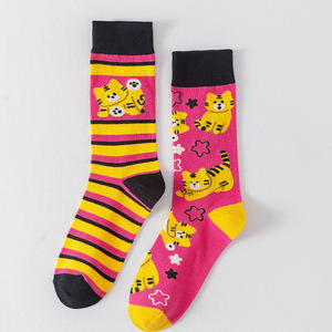 Chaussettes de canard mandarin asymétriques de conception originale, antidérapantes, ODM pour hommes et femmes - Product Image 5